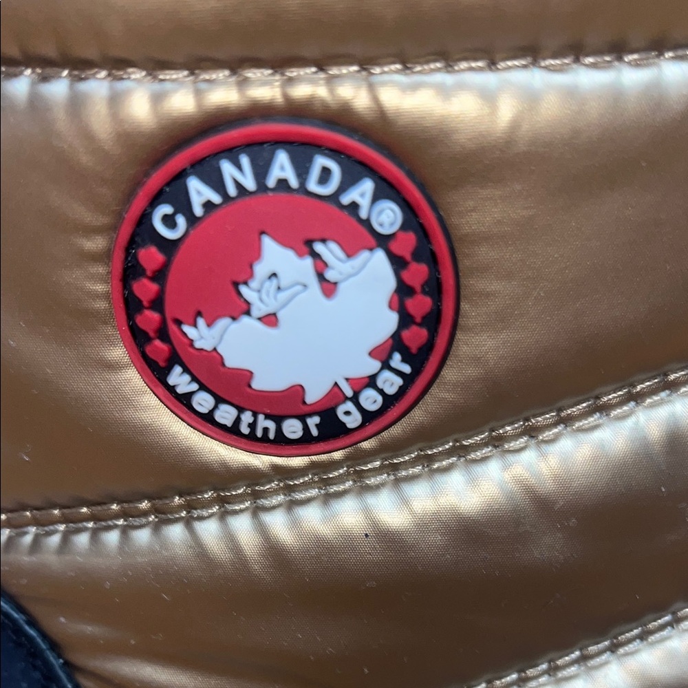 NWT Canada Weather Gear Gold Quilted Winter Boots - Picture 2 of 5